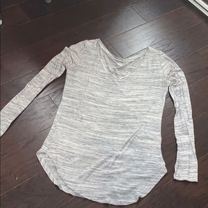 v neck long sleeve tee
